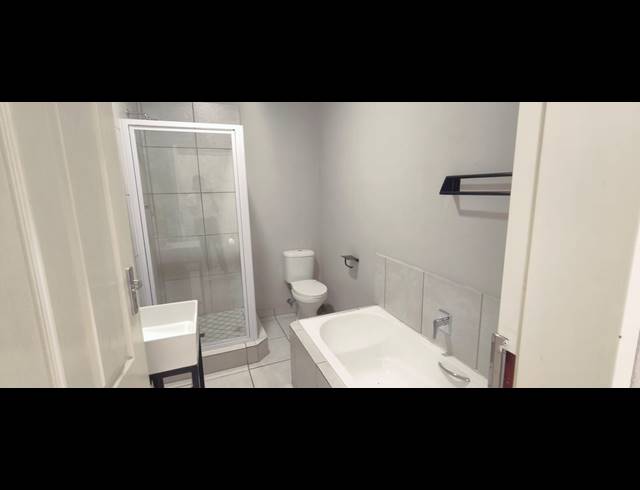 2 BEDROOM APARTMENT TO LET IN PEACEHAVEN INDUSTRIAL